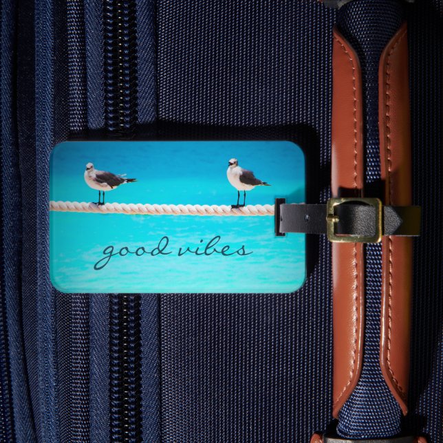 Ocean Sea Gull Birds Photo Good Vibes Script Quote Bagagebricka (Framsida Insitu 4)