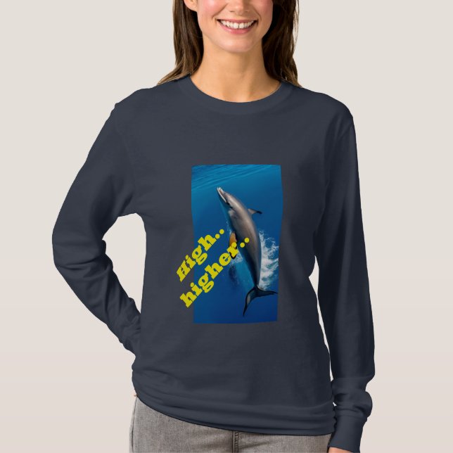 "Ocean Serenity: Dolphin Bliss Long Slee T Shirt (Framsida)