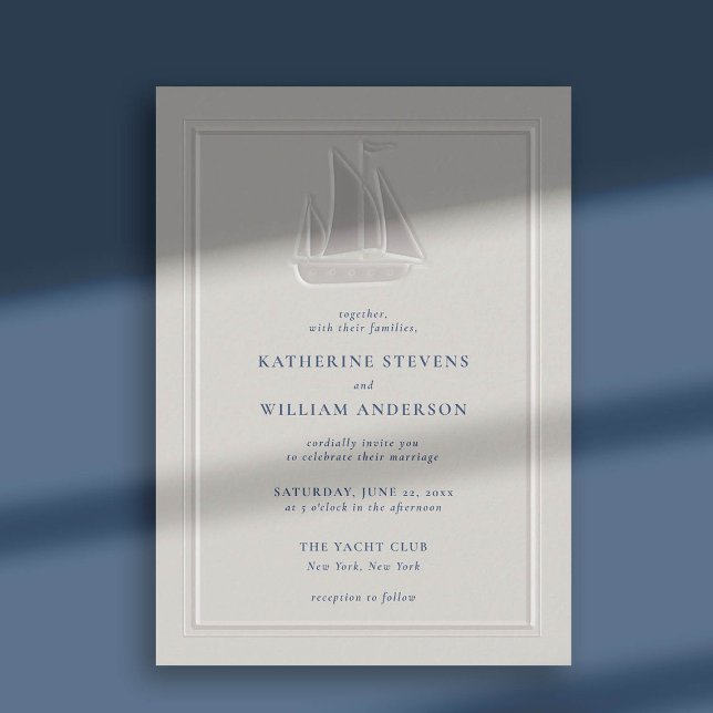 Ocean Yacht Faux Embossed Modern Classic Bröllop Inbjudningar (nautical beach boat yacht coastal ocean wedding invitation faux embossed typography pearl navy blue)
