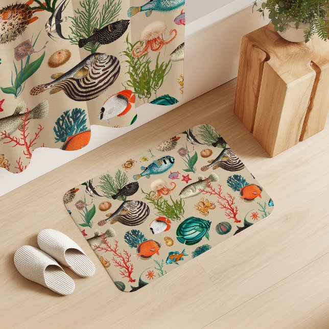 Oceania Colorful Fishes on Beige Background Badrumsmatta (Skapare uppladdad)
