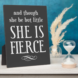 Och även om hon bara är liten är hon hård