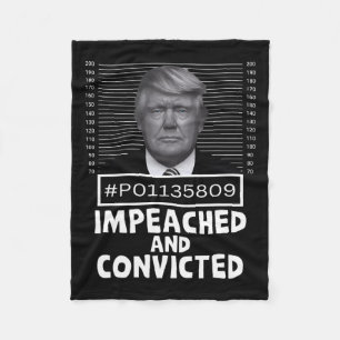 Och dömde Felon 45 Lustigt anti-Trump Mugshot Fleecefilt