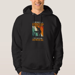 Och in i verkstaden snickare hantverkare träarbete hoodie