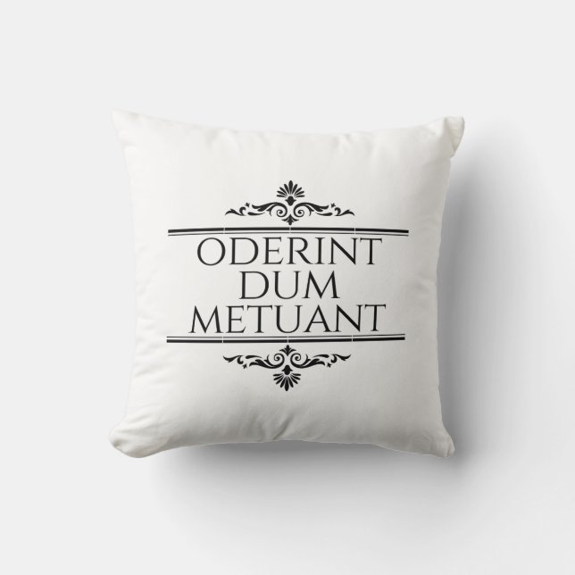 Oderint Dum Metuant Kudde (Framsida)