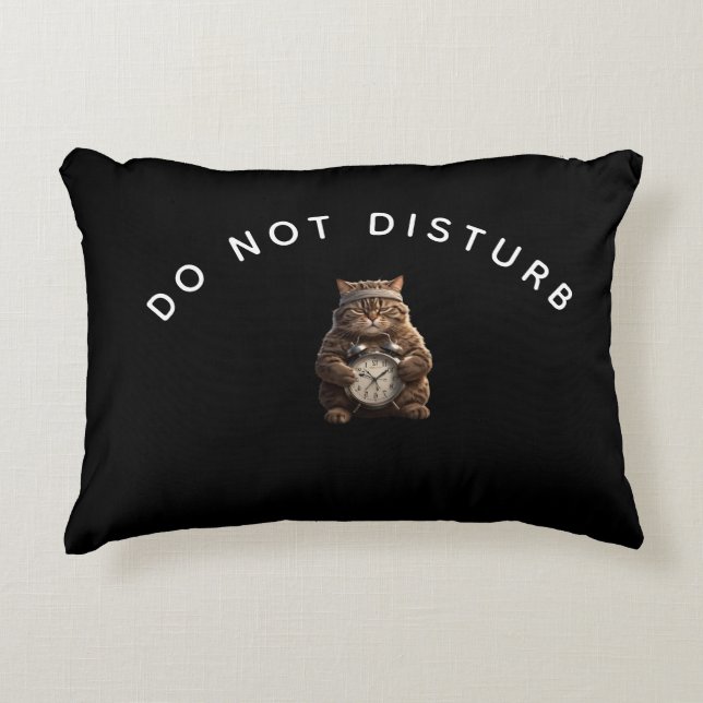 Off Duty Gym Cat Throw Pillow Prydnadskudde (Framsidan)