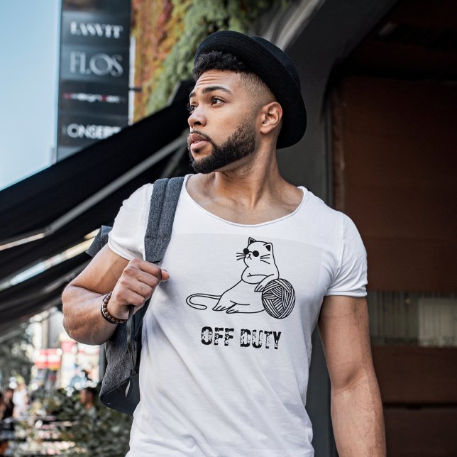 Off Duty Lazy Cat - Cute and Funny Bored Cat T Shirt (Skapare uppladdad)
