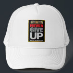 Offert för lyckade aldrig Ge Up överlämnar aldrig Keps<br><div class="desc">Aldrig lämnar Ge uppåt någon gång en Motiverad framgångsoffert för stor/stor teckensnittstext vit basket och Truckerkeps mall. Köp kvinnoskor och Manar/Online för basket och Truckerkepsar.</div>