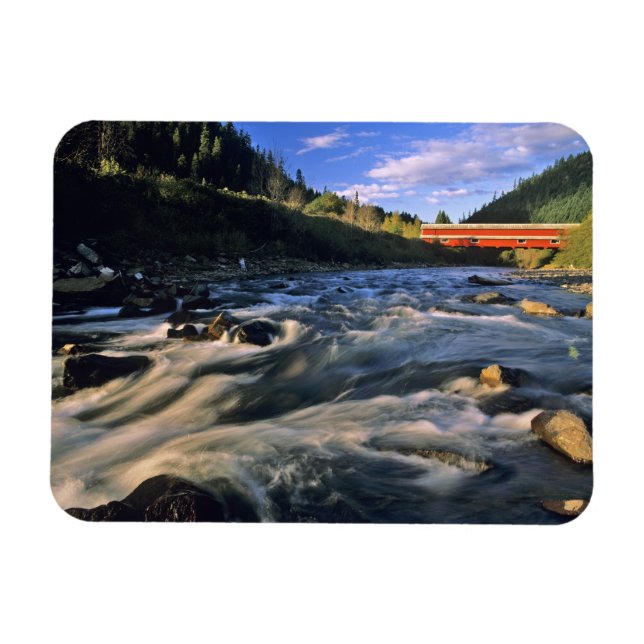 Office Covered Bridge längst i Oregon vid Magnet (Horisontell)