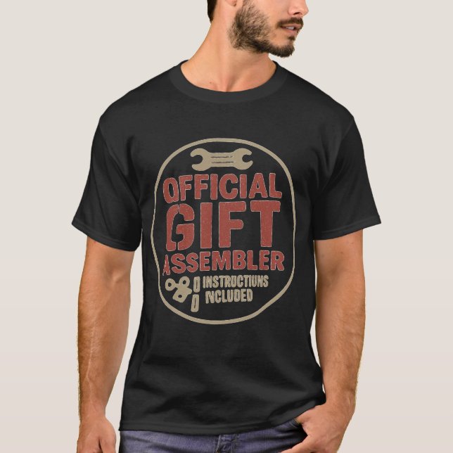 Official Gift Assembler Funny Dad Christmas Shirt T (Framsida)