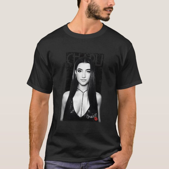 Officiell Charli D'Amelio Mörk Kiss T Shirt (Framsida)