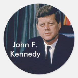 Officiellt porträtt för JFK från offentligt omr Runt Klistermärke