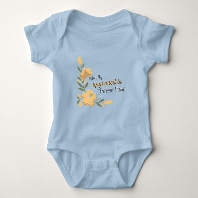 Officiellt uppgraderad till Forever Mamma Adoptive T Shirt (Framsida)