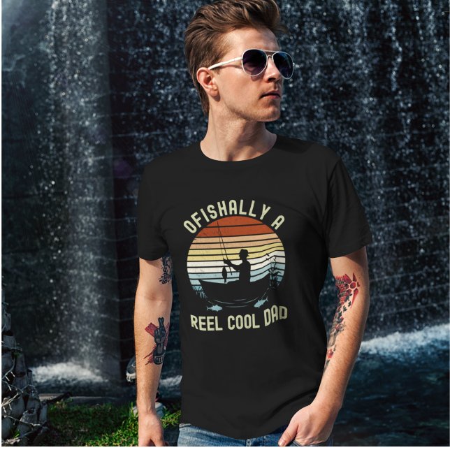 Ofishally a Reel Cool Dad T Shirt (Skapare uppladdad)