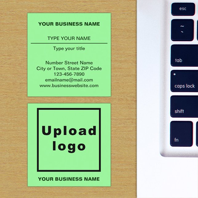 Oformaterad text på framsidan av Ljust grönt Fyrkantigt Visitkort (The front and back of the light green square business card)