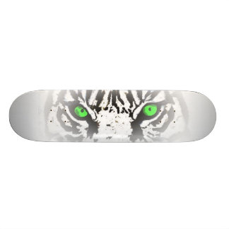 ÖGA AV TIGERSKATEBOARDEN - VITTIGERDESIGN MINI SKATEBOARD BRÄDA 18,5 CM