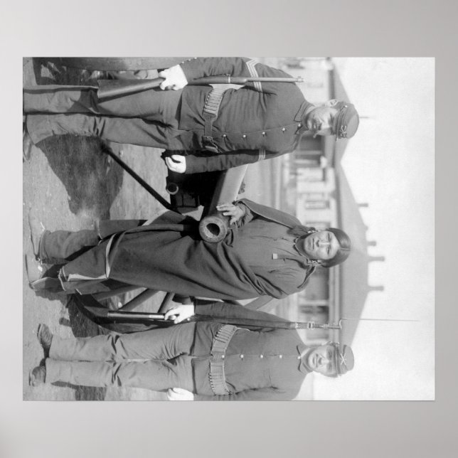 Oglala Indian Plenty Horses med 2 vita soldat Poster (Framsidan)