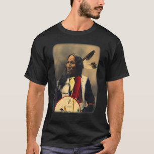 Oglala Sioux Lakota Chief Strejkas with Nose Nativ T Shirt