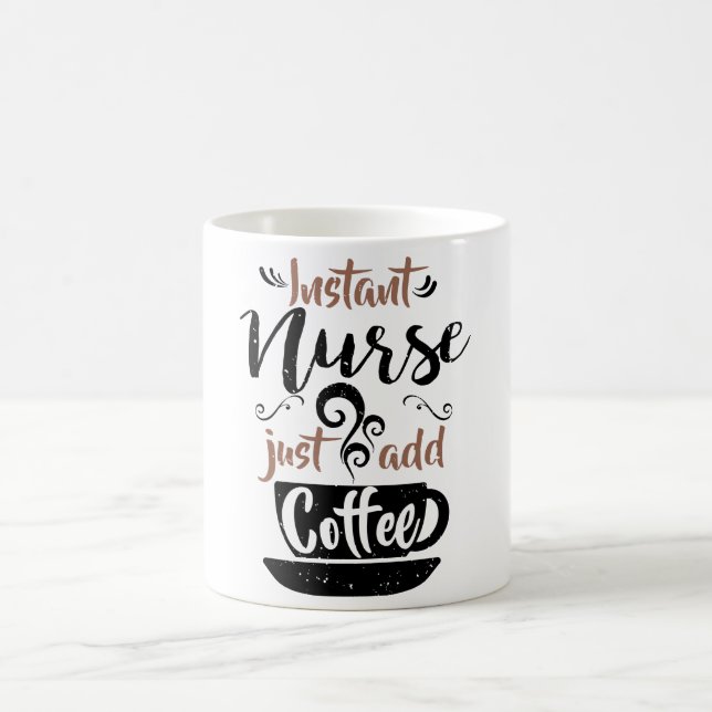 Ögonblicksjuksköterskan tillfogar precis kaffe kaffemugg (Center)