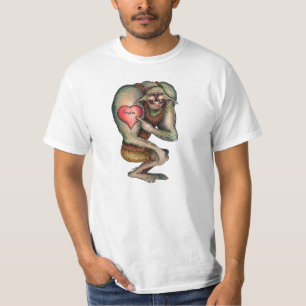 Ogre som är stolt av hjärtatatueringen t-shirt