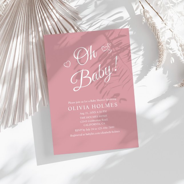"Oh Baby" Dusty Rosa Modern minimalist Baby Shower Inbjudningar ("Oh Baby" Dusty Pink Modern Minimalist Baby Shower Invitation on a sunny white boho table.
)