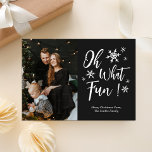 Oh What Roligt Black Calligraphy Snöflingor Photo Julkort<br><div class="desc">Åh,  vilken Roligt Black Calligraphy Snöflingor Photo Helgdag Card. Skicka semesterhälsningar i anpassade och personlig till vänner,  kolleger och familj i enkla,  chic,  elegant och moderna fotodesignkort,  naturliga minimalistiska stil-kort! Under kalligrafin visas anpassningsbar hälsning-meddelandet i modern typografi.</div>