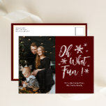 Oh What Roligt Red Calligraphy Snöflingor Photo Helg Vykort<br><div class="desc">Oj,  Roligt Red Calligraphy Snöflingor Photo Helgdag Postcard. Skicka semesterhälsningar till dina kära med det här festliga och moderna Helgdag Card. Alla texterna är i förväg ordnade så att du enkelt och snabbt kan anpassa dig med dina egna detaljer. Glad helg!</div>