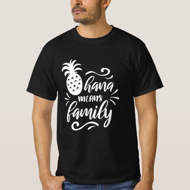 OHANA ELAK FAMILY QUOTE T SHIRT (Framsida)