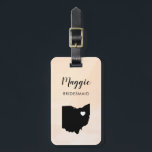 Ohio Karta Luggage Tag, Bröllopsfest Välkommen Bagagebricka<br><div class="desc">Dessa statliga bagagetaggar gör att perfektens bröllopsfest ger märkre eller välkomna säckar märkre. Koppla den till dina brudgåvor i stället för till en typisk papper märkre, och de kan använda den i månader och år till komen. Märkrna har en persikofärgad vattenfärgsbakgrund. Om du vill ha ställe i hjärtat på platsen...</div>