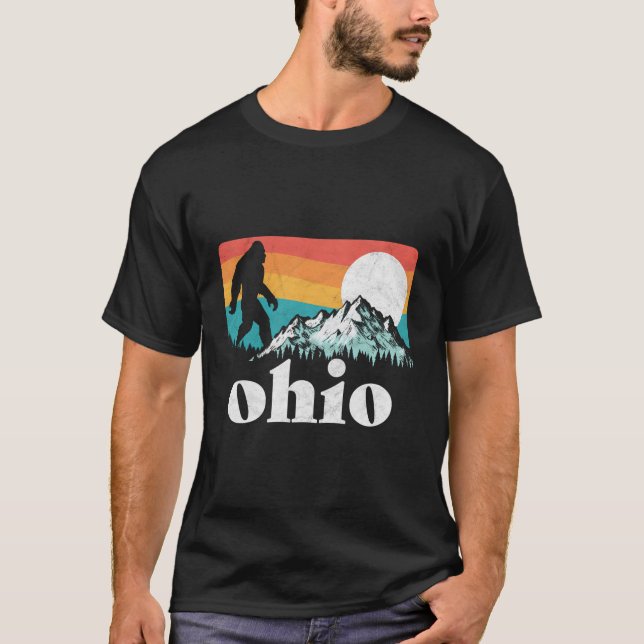 Ohio State Pride Bigfoot Mountains T Shirt (Framsida)
