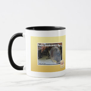 Ohyfsat uppvaknande in mugg