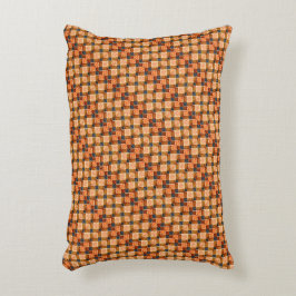 Ojämnt orange schackdelar som bildar nya kvadratis prydnadskudde