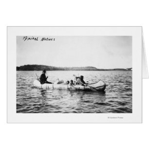 Ojibwa Indians korsar sjö i Canoe-foto Hälsningskort