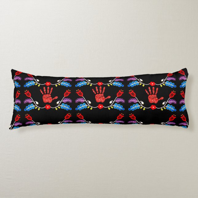 Ojibwe Blommigt Motif MMIW Black Kroppskudde (Framsidan)