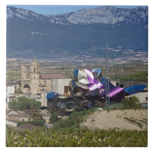 Ökad stadsvy och Hotel Marques de Riscal Kakelplatta (Framsidan)