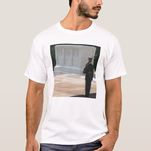 Okända grav tee shirt (Framsida)