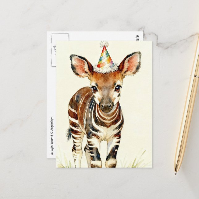 Okapi-baby i en festhatt  vykort (Fram/Back In Situ)