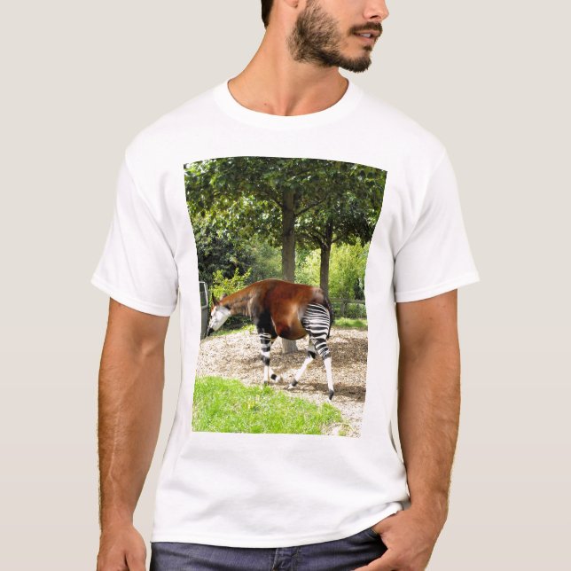 Okapi vandrade bort t shirt (Framsida)