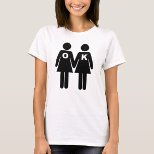 Okej att vara gay (lesbisk) T-shirt