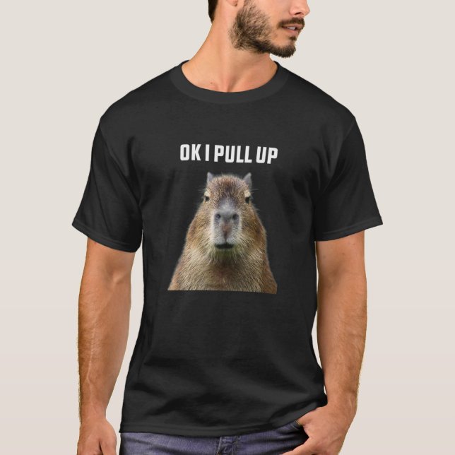 Okej, jag drar upp Capybara Premium T Shirt (Framsida)
