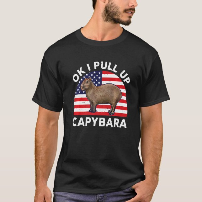 Okej, jag tar upp Capybara US American Flagga Wome T Shirt (Framsida)