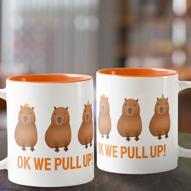 "Okej, vi kör upp!" Funny Capybara Meme Två-Tonad Mugg (Capybara "Ok we pull up!")