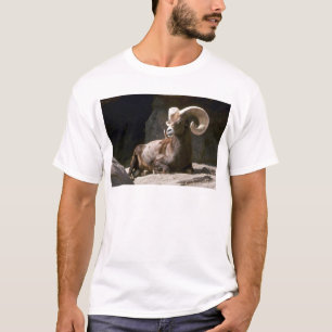 Ökenbighornfår (vuxen rammar bäddat ned besegra t shirt