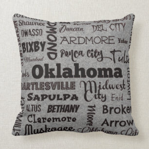 Oklahoma städer kastkudde i grå/svart kudde