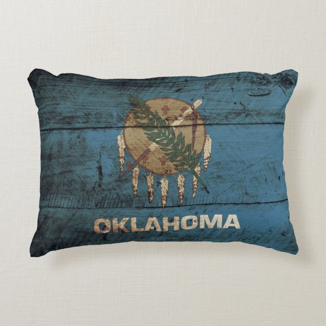 Oklahoma statlig flagga på gammalt Wood korn Prydnadskudde (Framsidan)