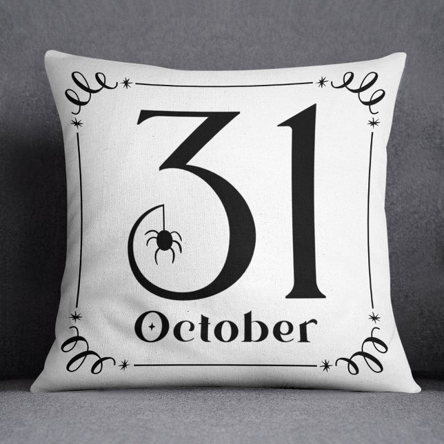 Oktober 31a Black and White Halloween Typography Kudde (Skapare uppladdad)