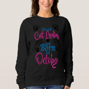 Oktober födelsedag för kattkvinnor för hennes katt t shirt