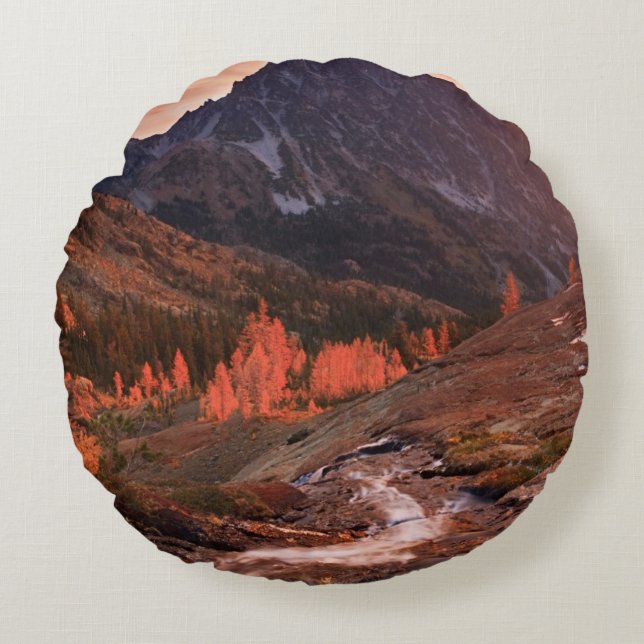 Oktober tänder på billyktahandfatet rund kudde (Framsidan)