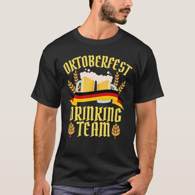 Oktoberfest Party Outfit Drinking Team T Shirt (Framsida)
