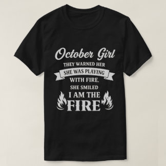 Oktoberflicka – Jag är elden T Shirt