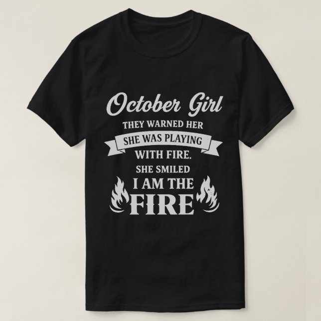 Oktoberflicka – Jag är elden T Shirt (Design framsida)